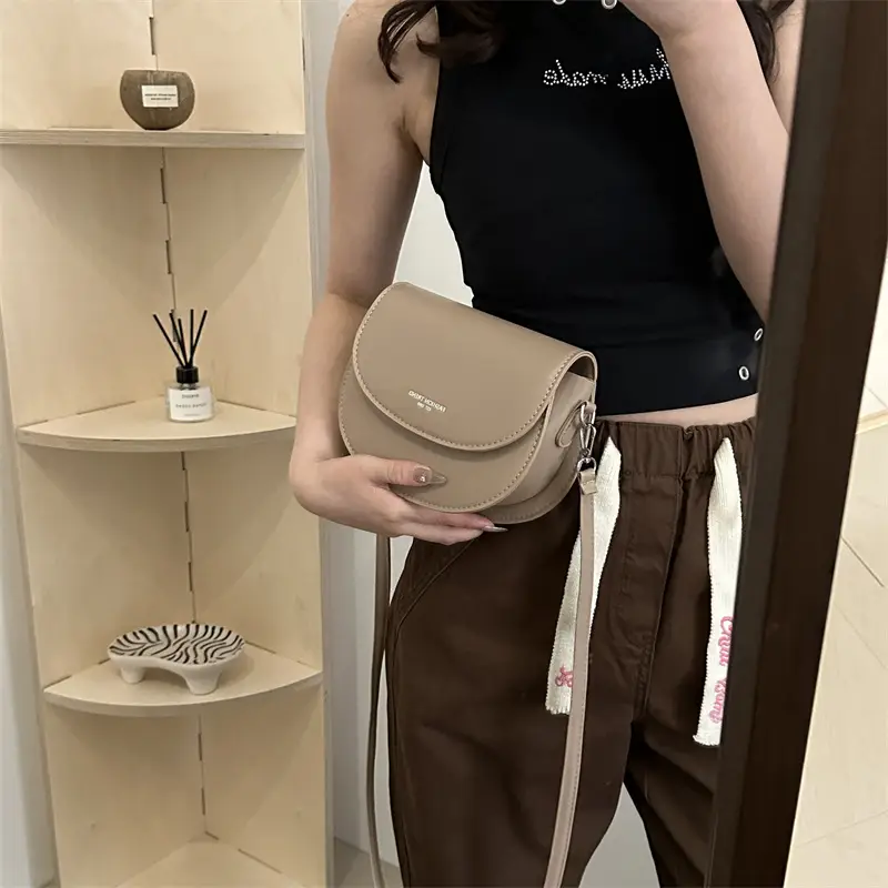 White Saddle Crossbody Bag for Women 2024 - Image 9