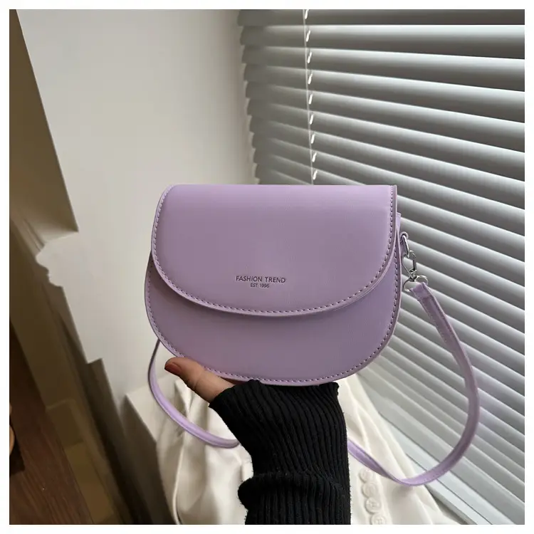 White Saddle Crossbody Bag for Women 2024 — feature 10