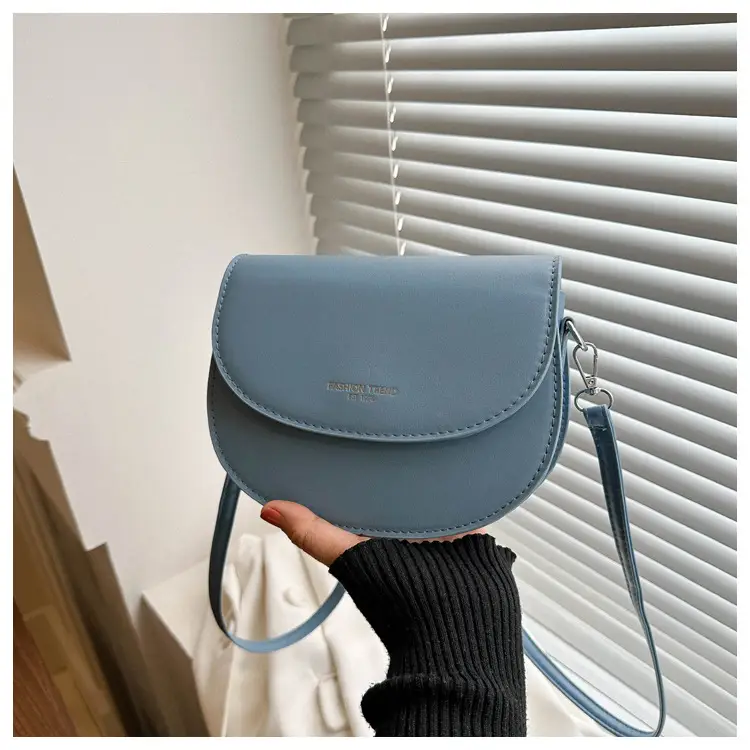 White Saddle Crossbody Bag for Women 2024 — feature 12