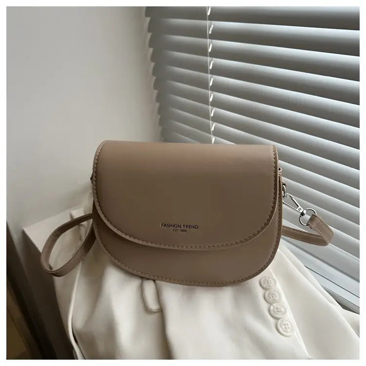 White Saddle Crossbody Bag for Women 2024 — feature 15