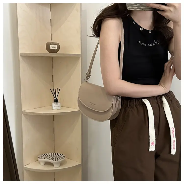 White Saddle Crossbody Bag for Women 2024 — feature 30