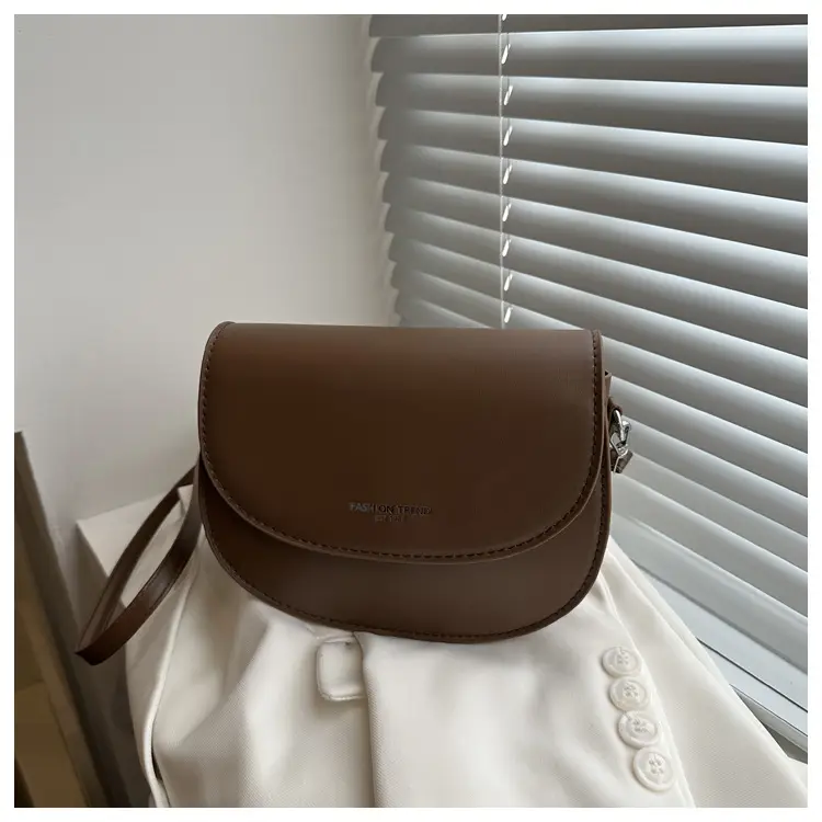 White Saddle Crossbody Bag for Women 2024 — feature 7