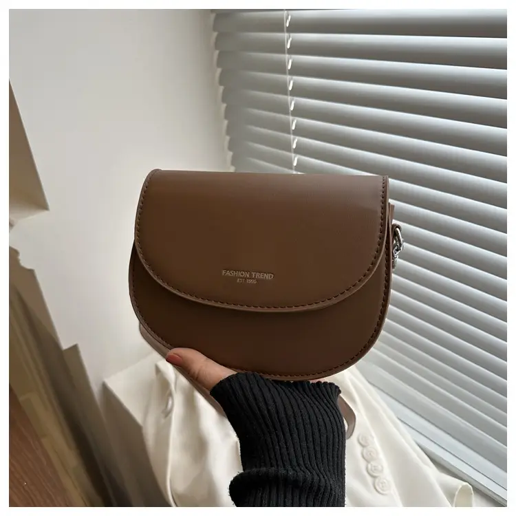 White Saddle Crossbody Bag for Women 2024 — feature 8