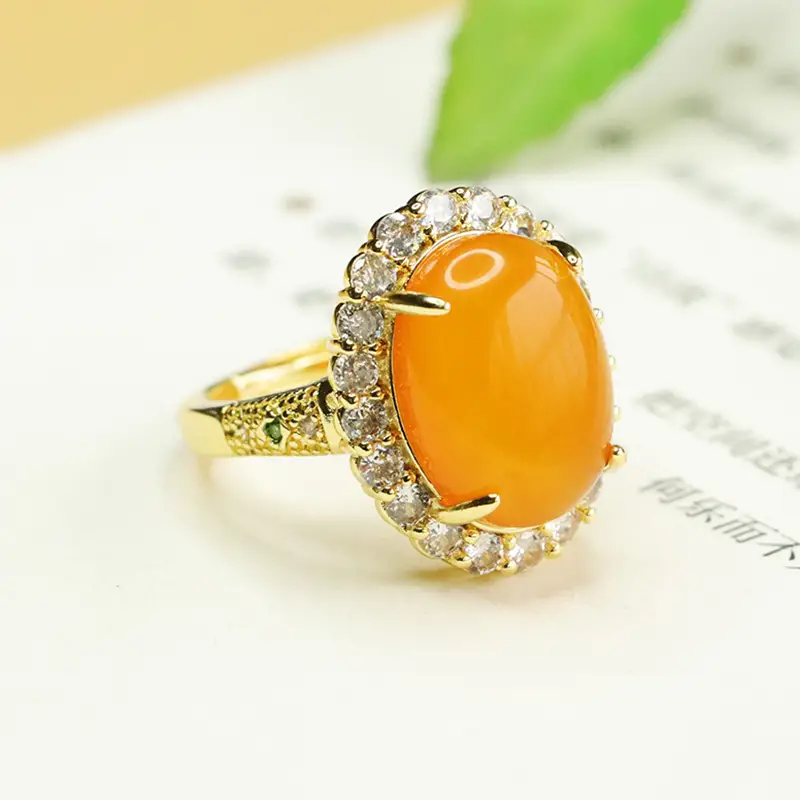Aiyu Natural Amber Ring Full of Honey Old Beeswax Finger Ring Light Luxury — feature 3