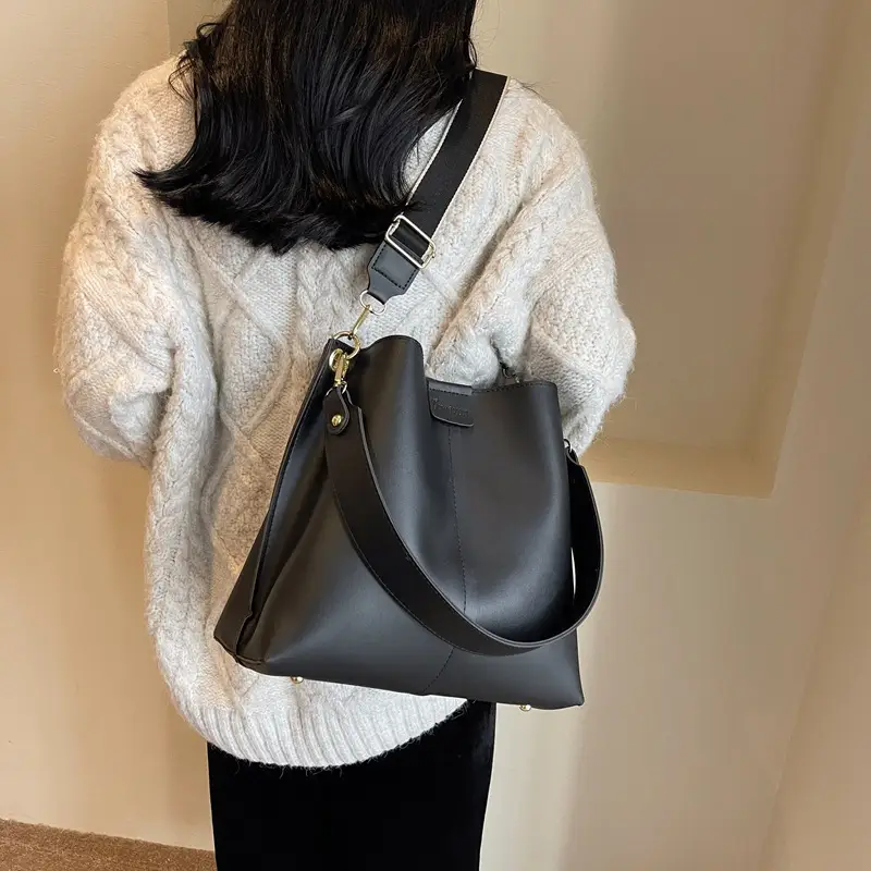 Women's Large Capacity Bucket Bag with Wide Strap - Image 6