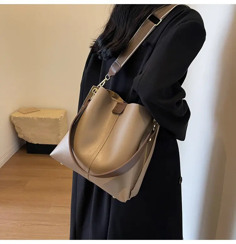 Women's Large Capacity Bucket Bag with Wide Strap — feature 31