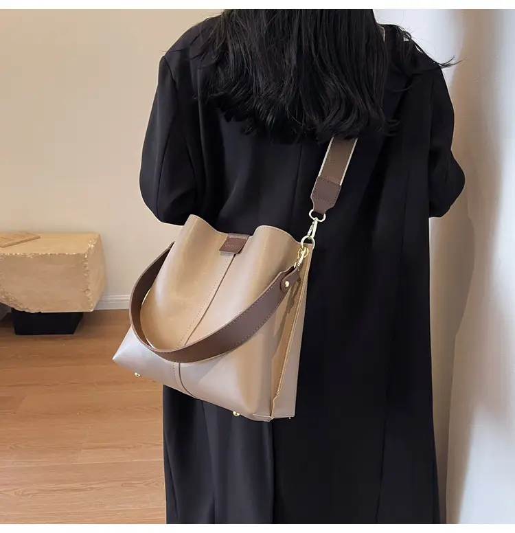 Women's Large Capacity Bucket Bag with Wide Strap — feature 33