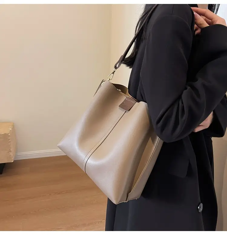 Women's Large Capacity Bucket Bag with Wide Strap — feature 35