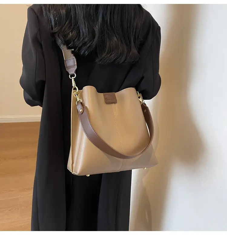 Women's Large Capacity Bucket Bag with Wide Strap — feature 37