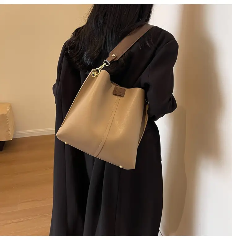 Women's Large Capacity Bucket Bag with Wide Strap — feature 39