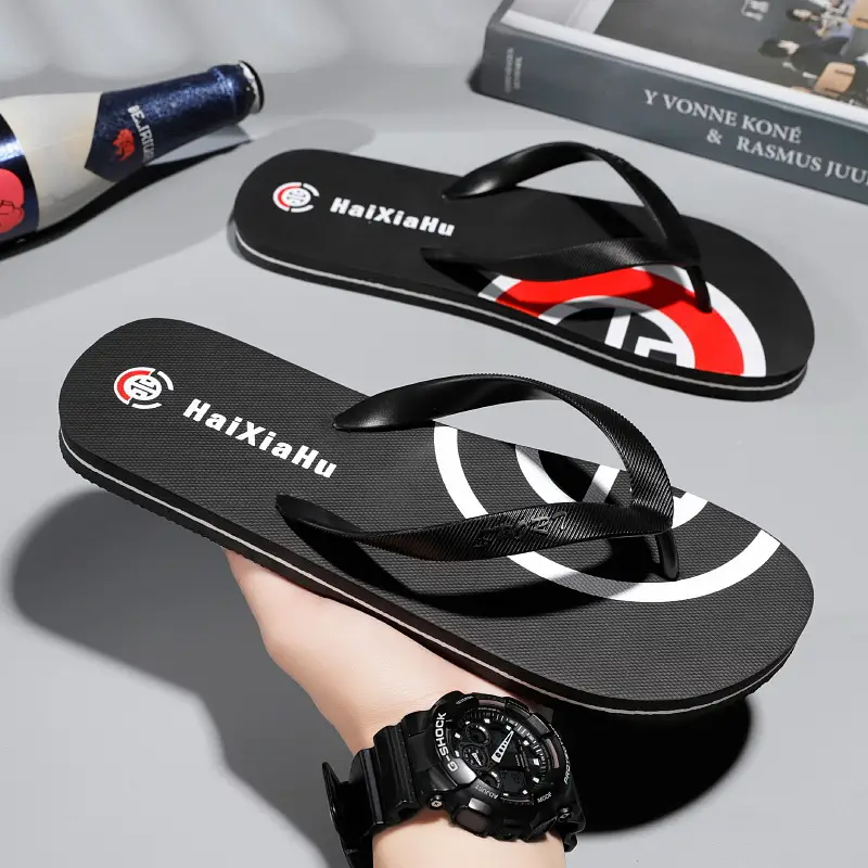 Cross-border wholesale flip-flops men's summer outdoor wear men's wear-resistant non-slip lightweight new summer clip-on beach slippers