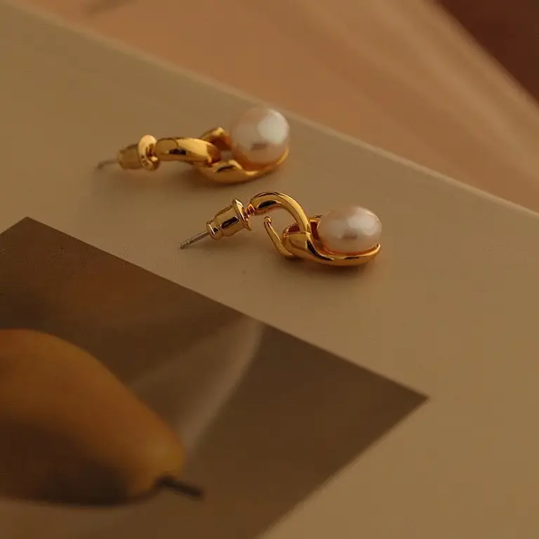 Luxury French Pearl Earrings for Women - Image 3
