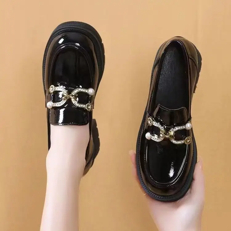 Popular small leather shoes for women 2024 New Spring single-layer shoes patent leather British style thick sole increased slip-on loafers