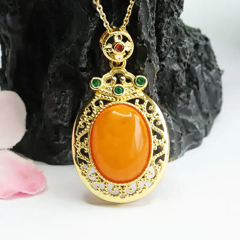 Natural Amber Pendant Necklace for Women Gold Plated — feature 7