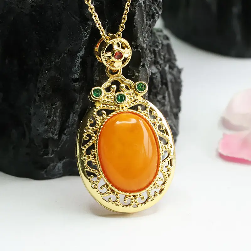 Natural Amber Pendant Necklace for Women Gold Plated — feature 9