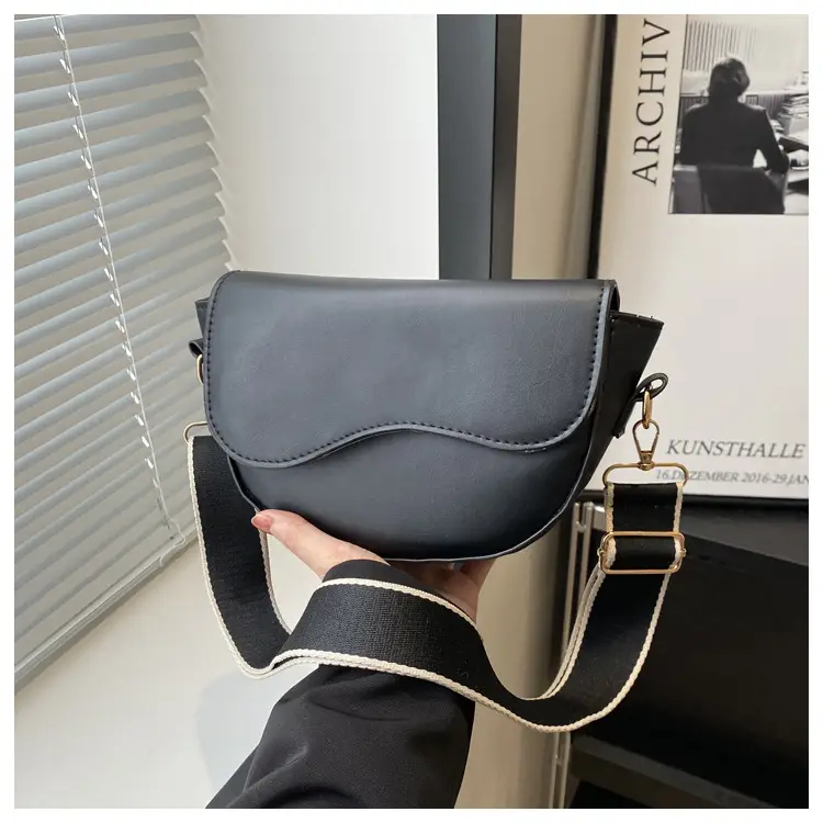 Women's Korean Style Saddle Bag with Wide Strap — feature 12