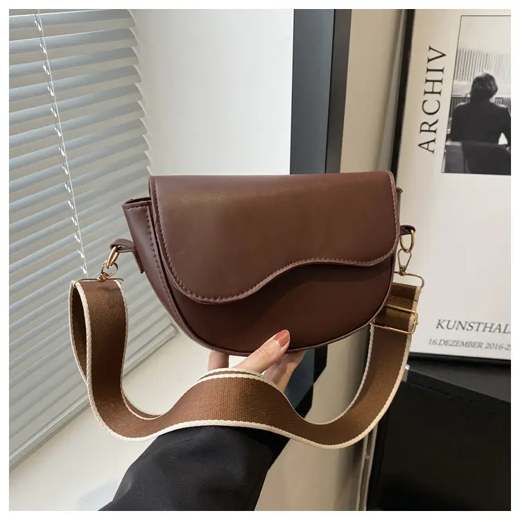 Women's Korean Style Saddle Bag with Wide Strap — feature 9