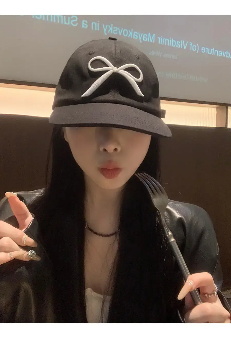 Women Baseball Cap with Bowknot Embroidery Large Brim — feature 1