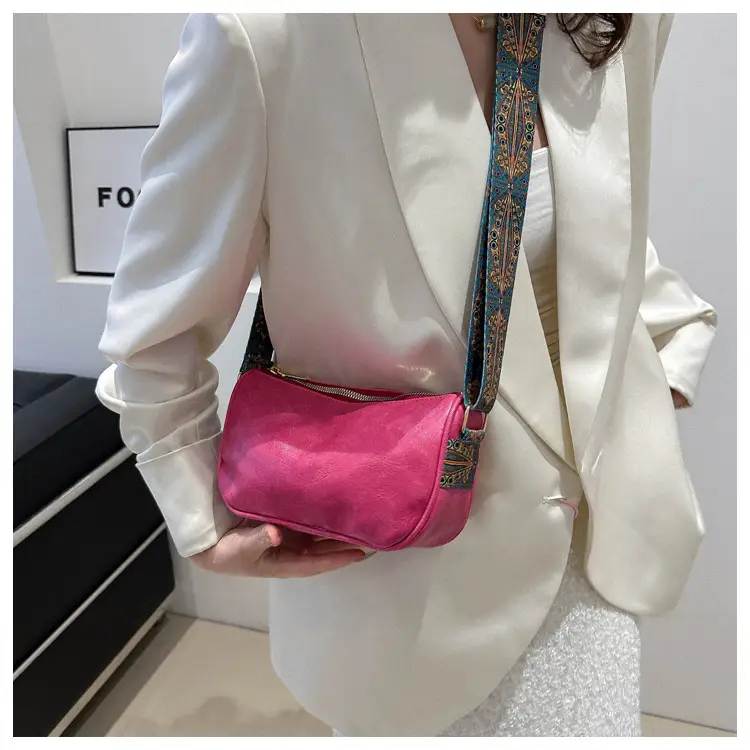 Green Leather Crossbody Bag with Patterned Strap — feature 18