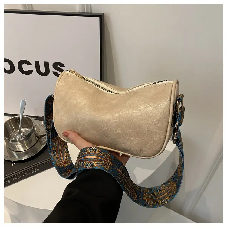 Green Leather Crossbody Bag with Patterned Strap — feature 24