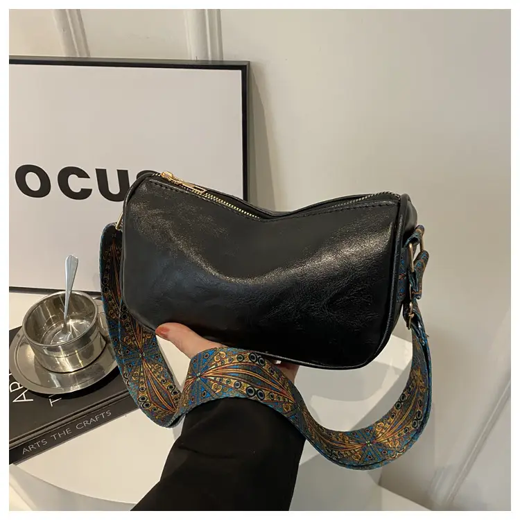 Green Leather Crossbody Bag with Patterned Strap — feature 25