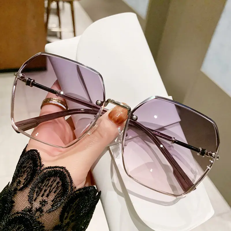 New Women's Anti-UV Sunglasses Big Face Slimming Fashion