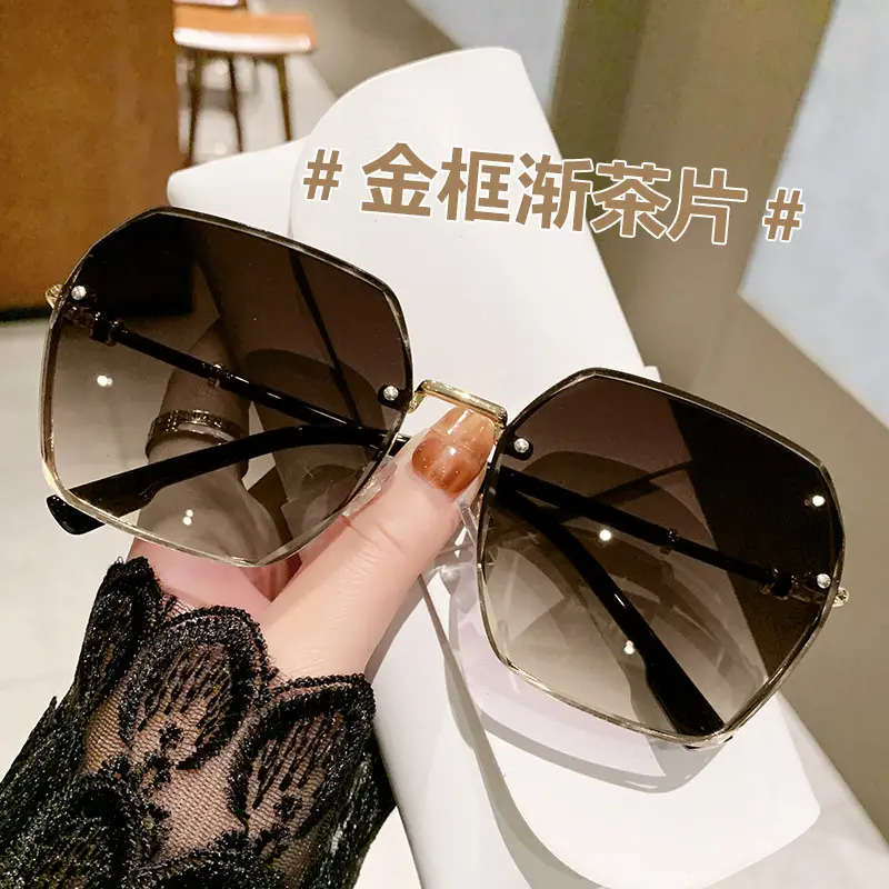 New Women's Anti-UV Sunglasses Big Face Slimming Fashion