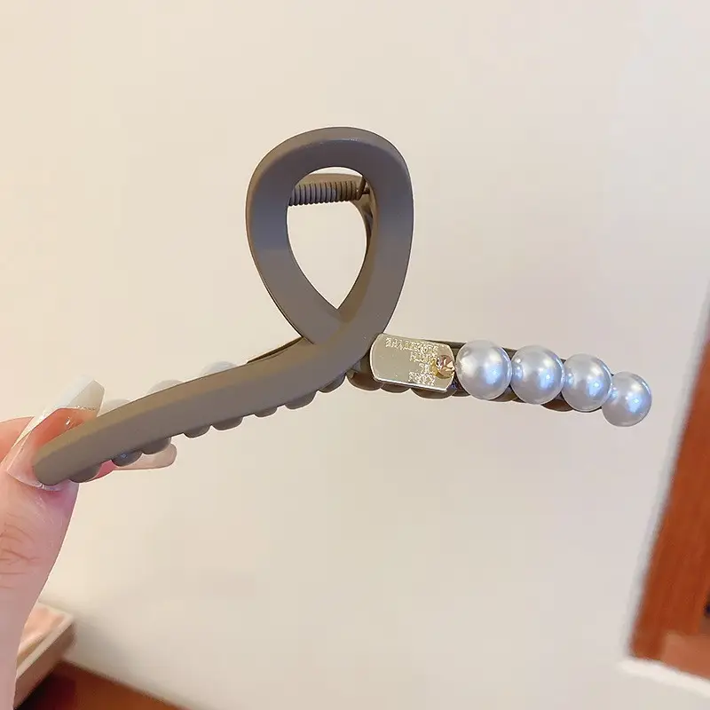 Maillard Acrylic Hairpin with Pearl Drop