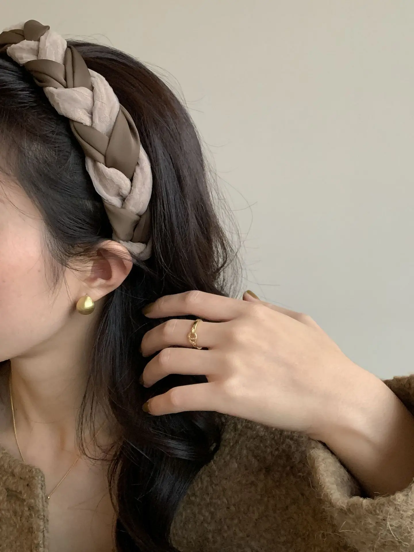 Japanese Korean Style Black Flocking Headband for Women — feature 5