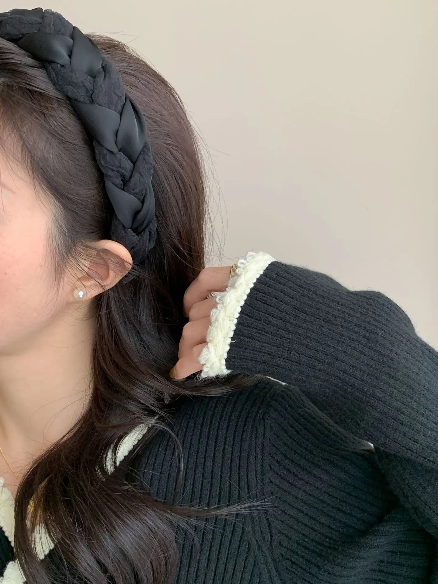 Japanese Korean Style Black Flocking Headband for Women — feature 7