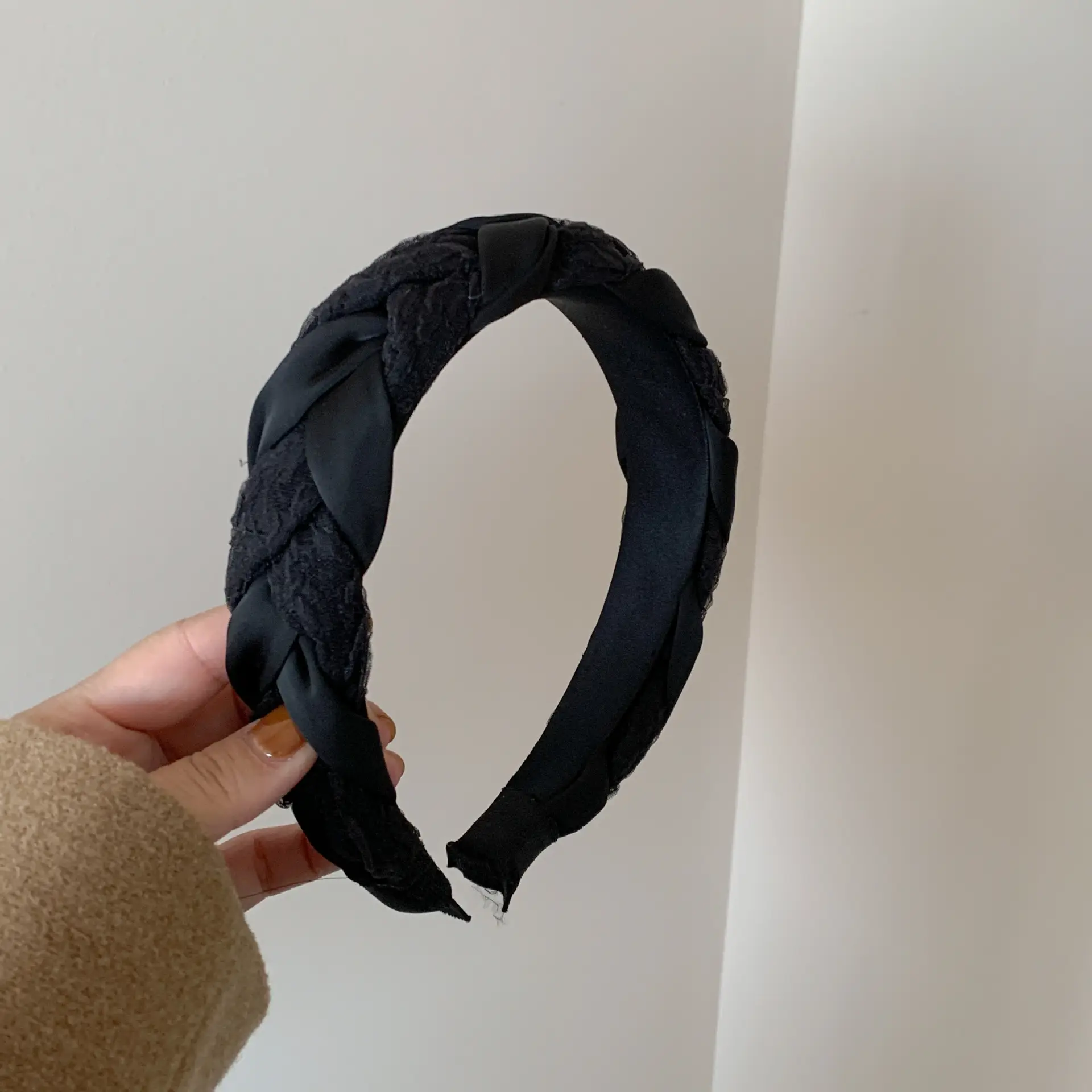 Japanese Korean Style Black Flocking Headband for Women - Image 2
