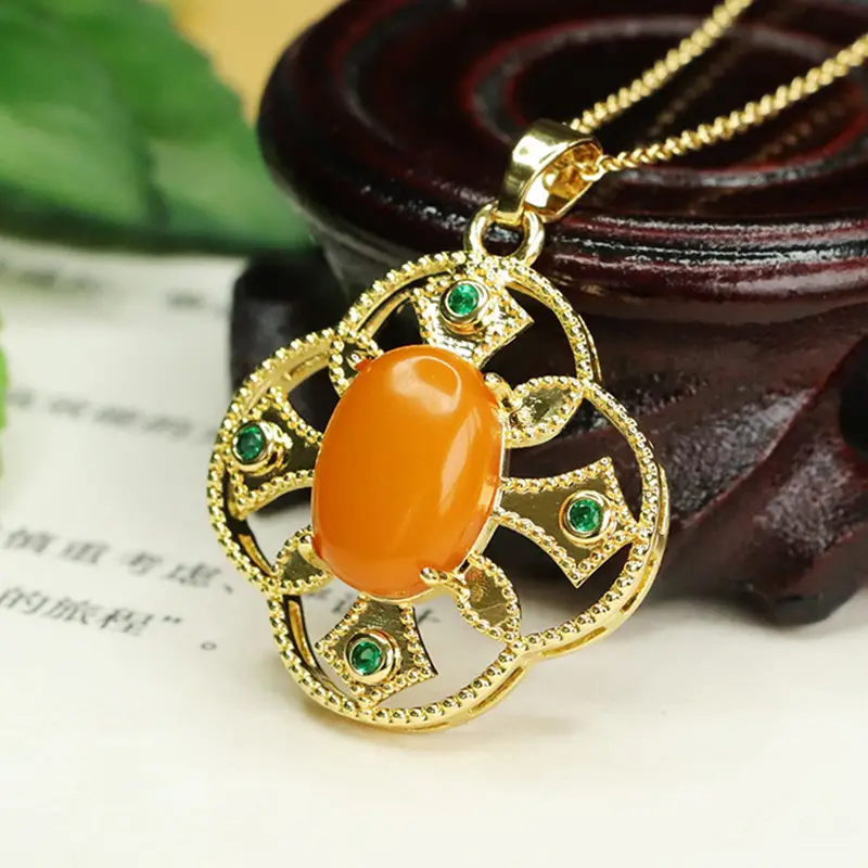 Aiyu Natural Amber Pendant Necklace with Emerald Accents