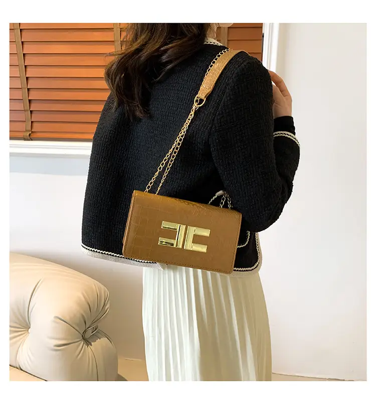 Crocodile Pattern Women's 2024 Spring Shoulder Bag — feature 13