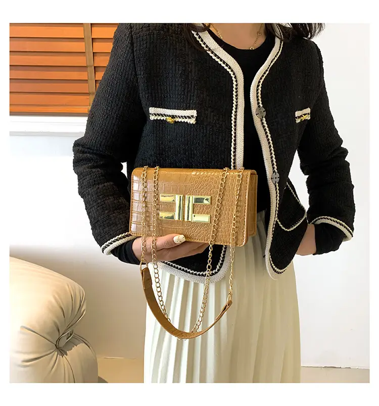 Crocodile Pattern Women's 2024 Spring Shoulder Bag — feature 15