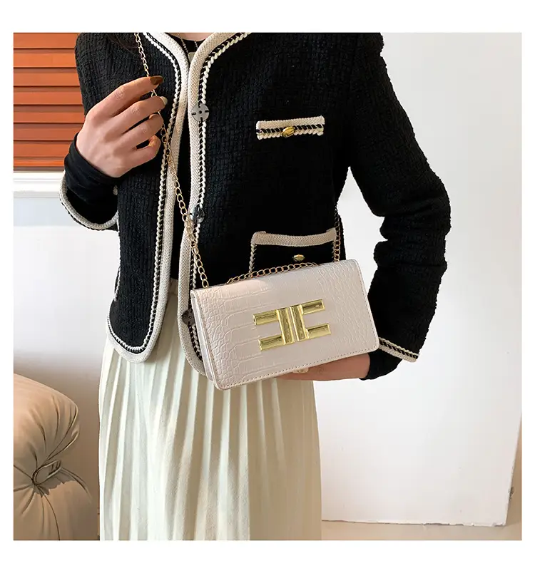 Crocodile Pattern Women's 2024 Spring Shoulder Bag — feature 19