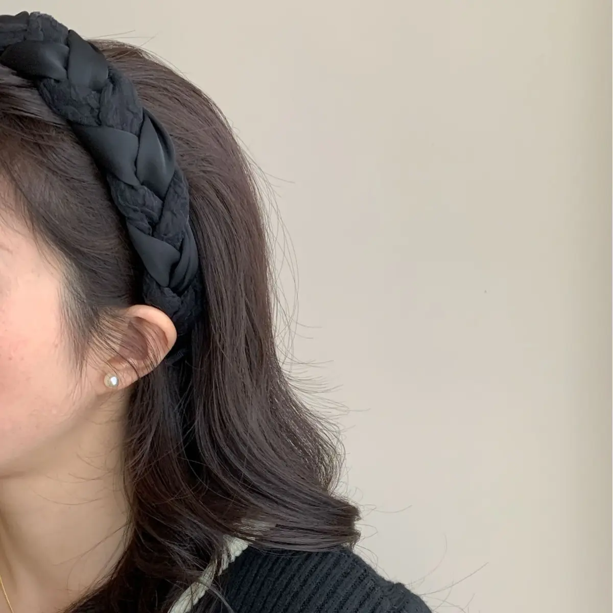 Black Flocking Hair Band for Women - Image 5