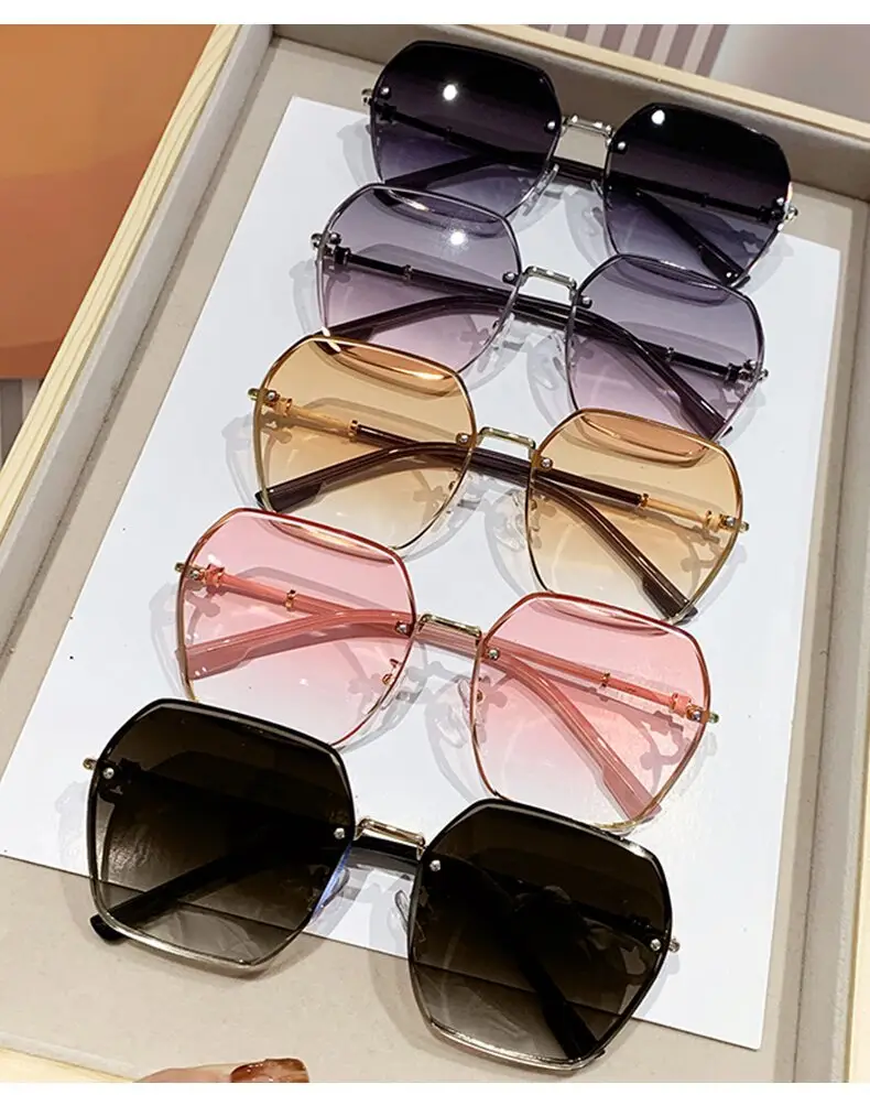 Women UV400 Large Frame Sunglasses Summer β feature 4