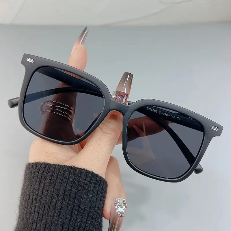 Black Polarized Women Sun Glasses UV400 - Image 3