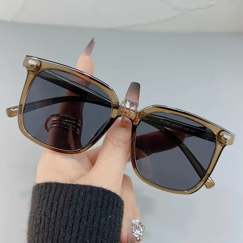 Black Polarized Women Sun Glasses UV400 - Image 4