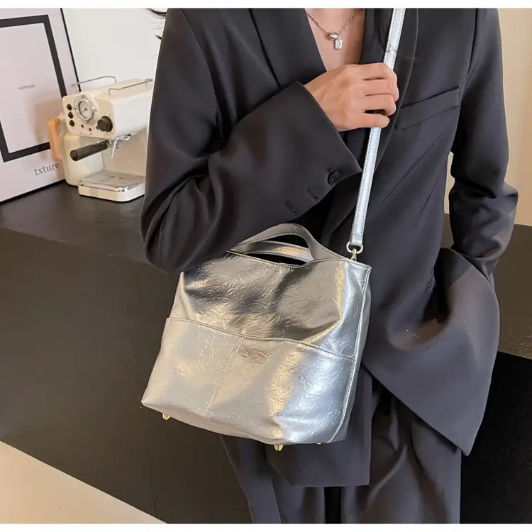 Women's Brown Leather Tote Bag Large Capacity Crossbody Commute — feature 26