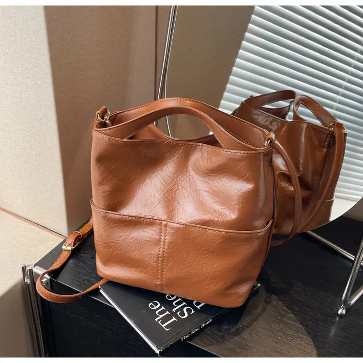 Women's Large Capacity Crossbody Tote Bag Beige 2026 — feature 22