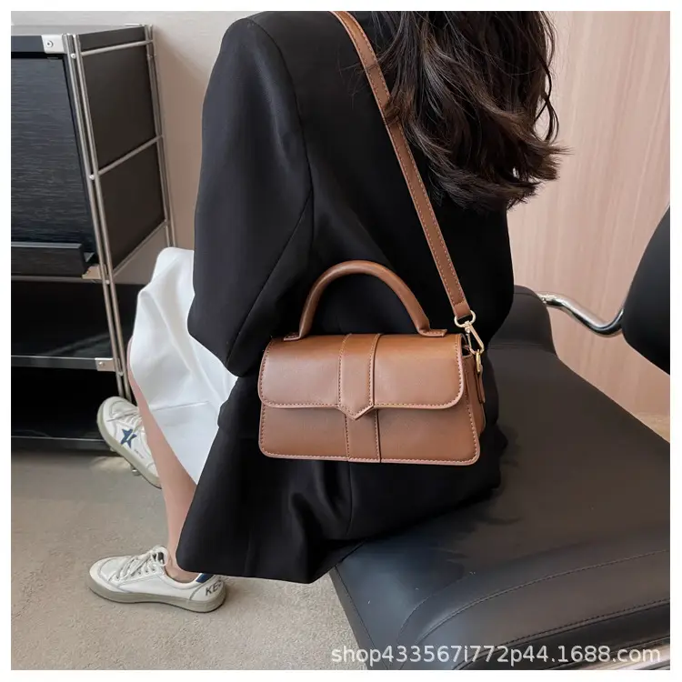 Women Retro Shoulder Messenger Bag Olive Green 2023 — feature 19