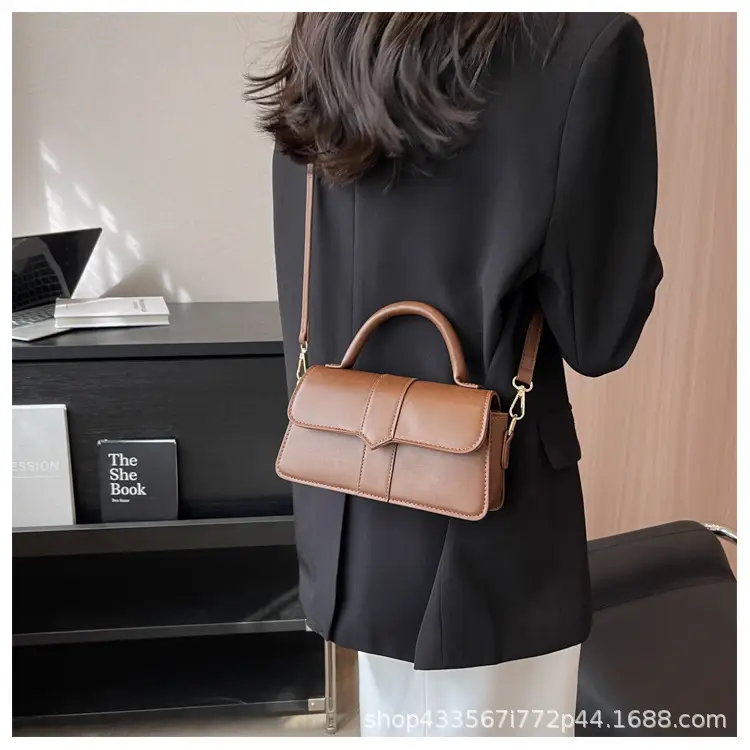 Women Retro Shoulder Messenger Bag Olive Green 2023 — feature 21