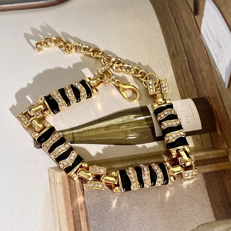 Vintage Black Zebra Watch Chain Necklace with Exotic Snake Design - Image 3