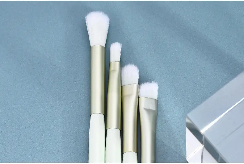 Five-Piece Wooden Makeup Brush Set with Leather Case β feature 14