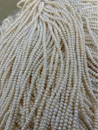 Natural Freshwater Pearl Beads 5mm Flat Beads - Image 2