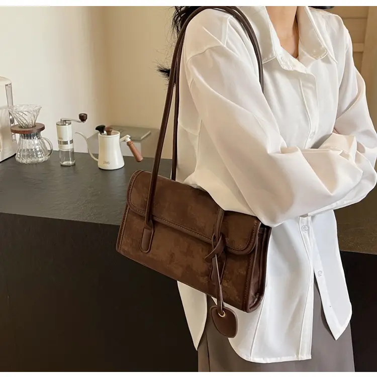 Women's White Leather Shoulder Bag 2024 New Arrival — feature 10