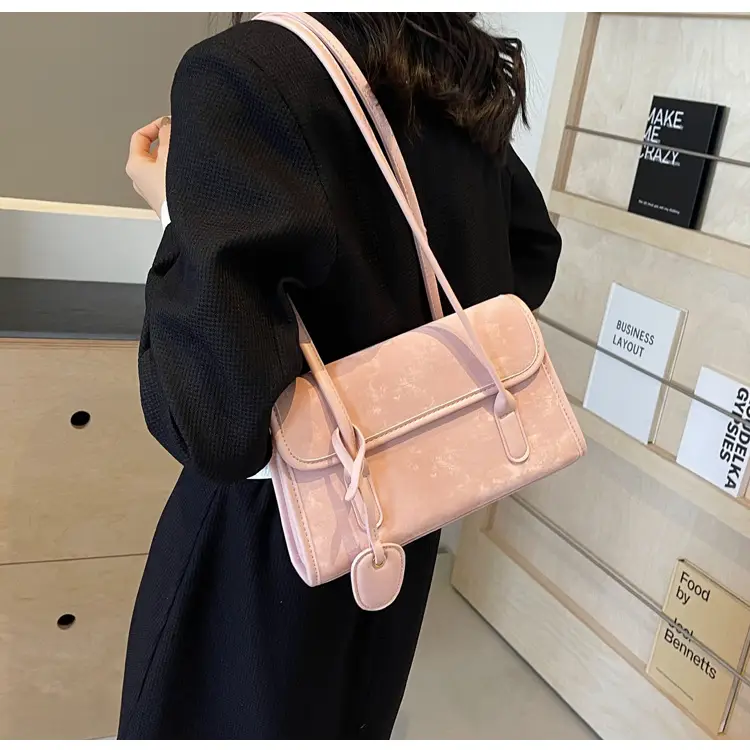 Women's White Leather Shoulder Bag 2024 New Arrival — feature 17