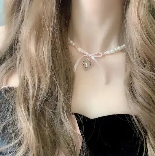 French Style Pearl Bow Necklace for Women — feature 1