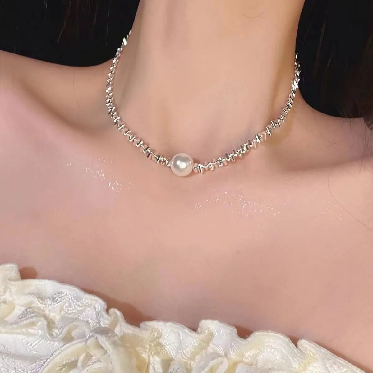 French Style Pearl Bow Necklace for Women — feature 13